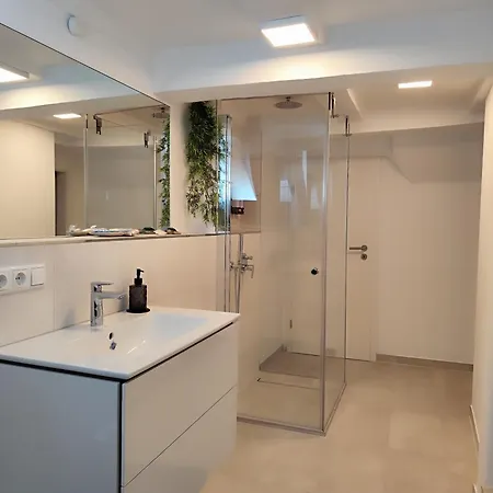 Apartment Apartz - Altstadt - Bis 9 Personen, 3 Sz, Infrarotsauna, Parkplatz, W-lan, Dachterrasse Celle