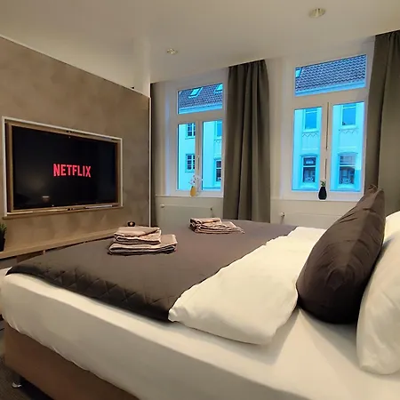 Apartz - Altstadt - Bis 9 Personen Ideal Fuer Familien Und Gruppen, 3 Sz, 2 Baeder, Infrarotsauna, Inklusive Parkplatz, Dachterrasse شقة