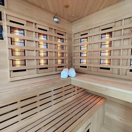 شقة Apartz - Altstadt - Bis 9 Personen Ideal Fuer Familien Und Gruppen, 3 Sz, 2 Baeder, Infrarotsauna, Inklusive Parkplatz, Dachterrasse سيل