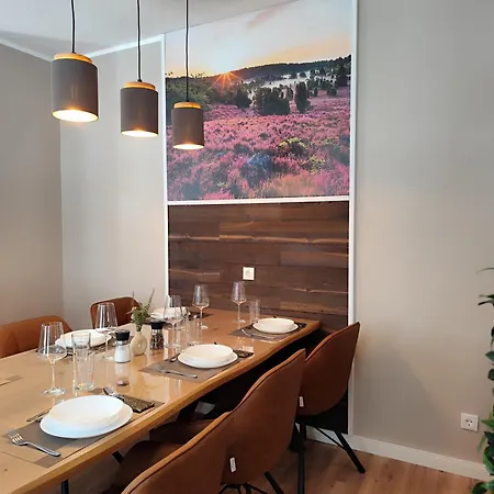 Apartment Apartz - Altstadt - Bis 9 Personen, 3 Sz, Infrarotsauna, Parkplatz, W-lan, Dachterrasse