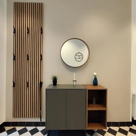 Apartz - Altstadt - Bis 9 Personen, 3 Sz, Infrarotsauna, Parkplatz, W-lan, Dachterrasse * Celle